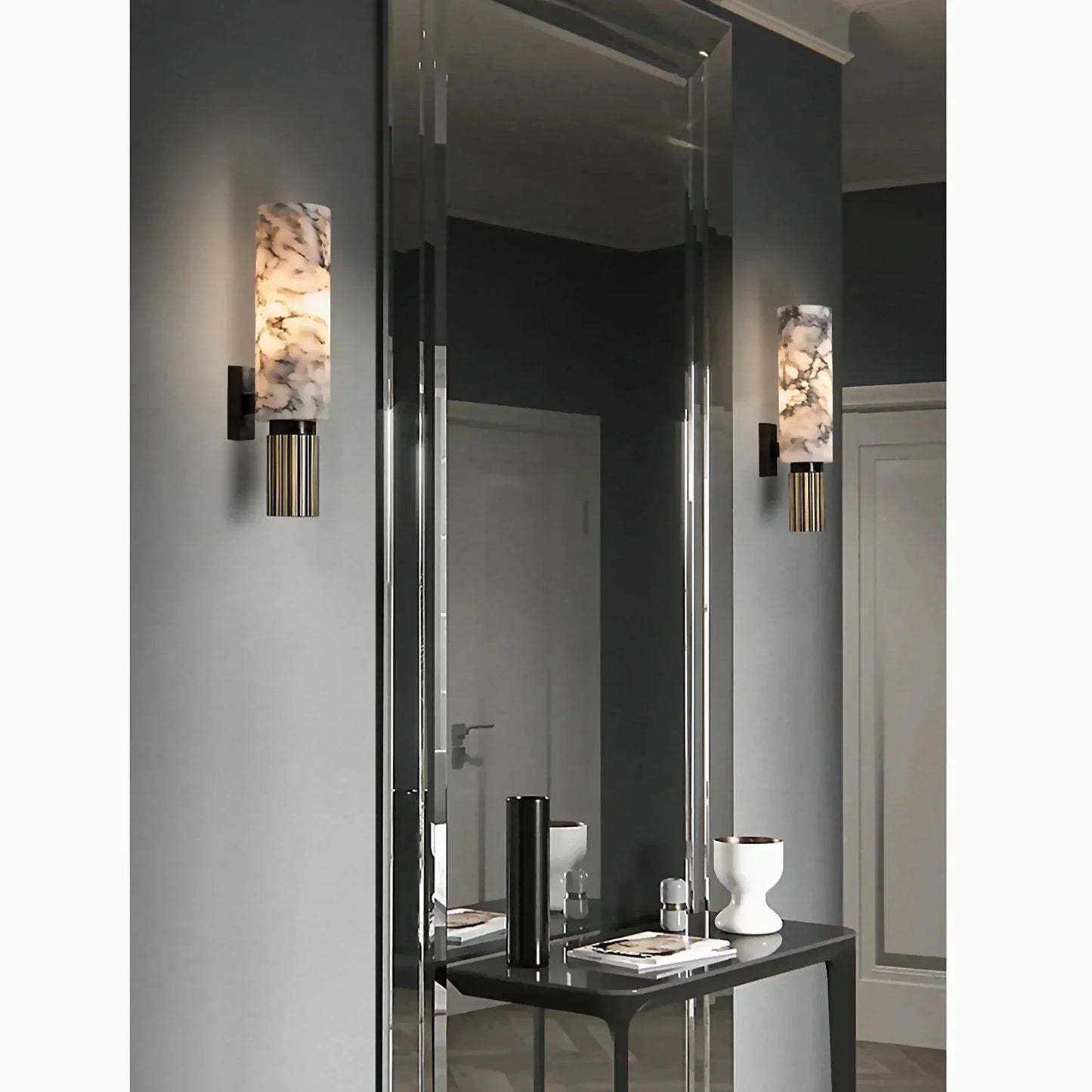 LuxeLume – Wyrafinowana Lampa Ścienna z Marmuru