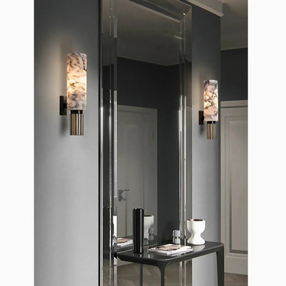 LuxeLume – Wyrafinowana Lampa Ścienna z Marmuru