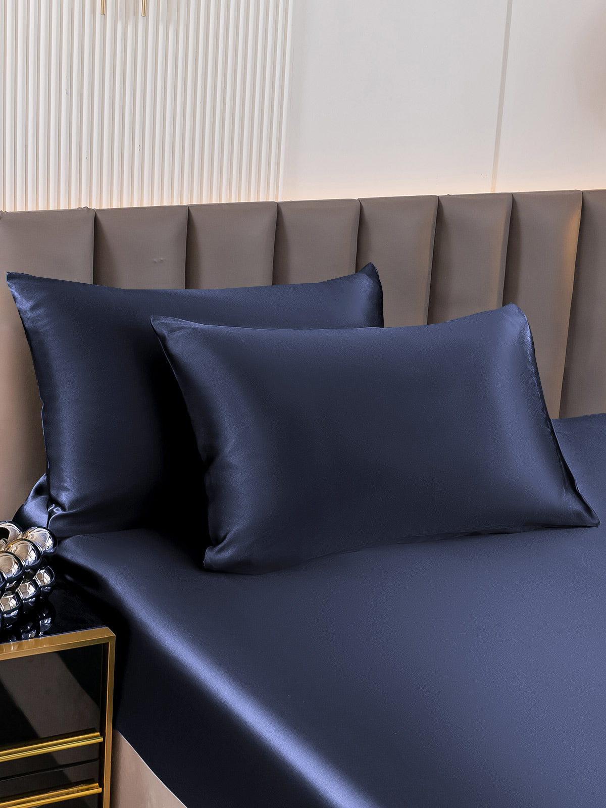 VelvetLuxe - Mulberry Silk Pillowcase Set with Envelope Closure