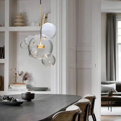 OrbisLuxe - Elegancia Esférica de Iluminación Atemporal
