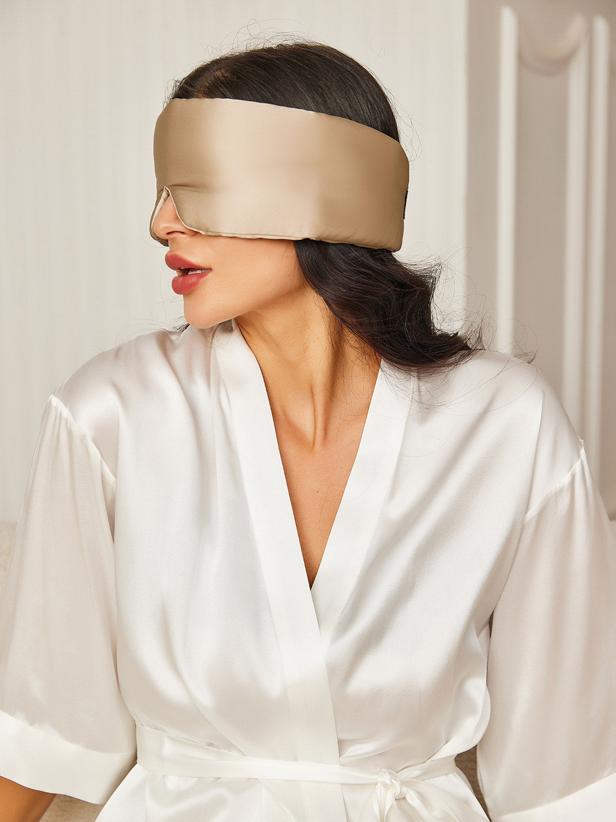 SilkenRest - Elegant One-Piece Silk Sleep Eye Mask