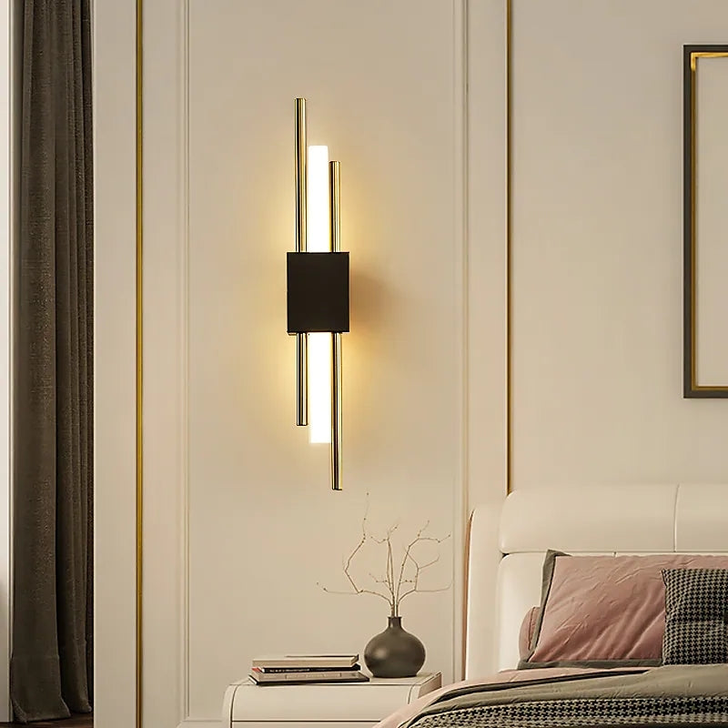 LumeGold – Lámpara de Pared LED Negra y Dorada Elegante