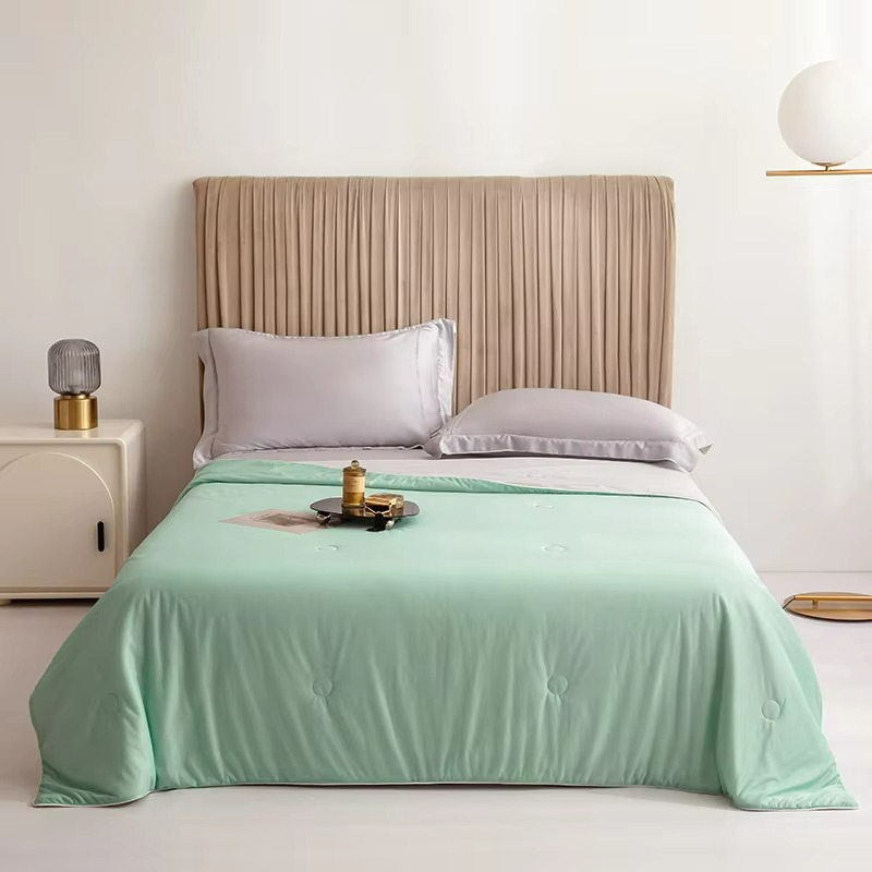 Lightweight Cooled Summer Quilt with Double Side Cold & Cooling Fabric
