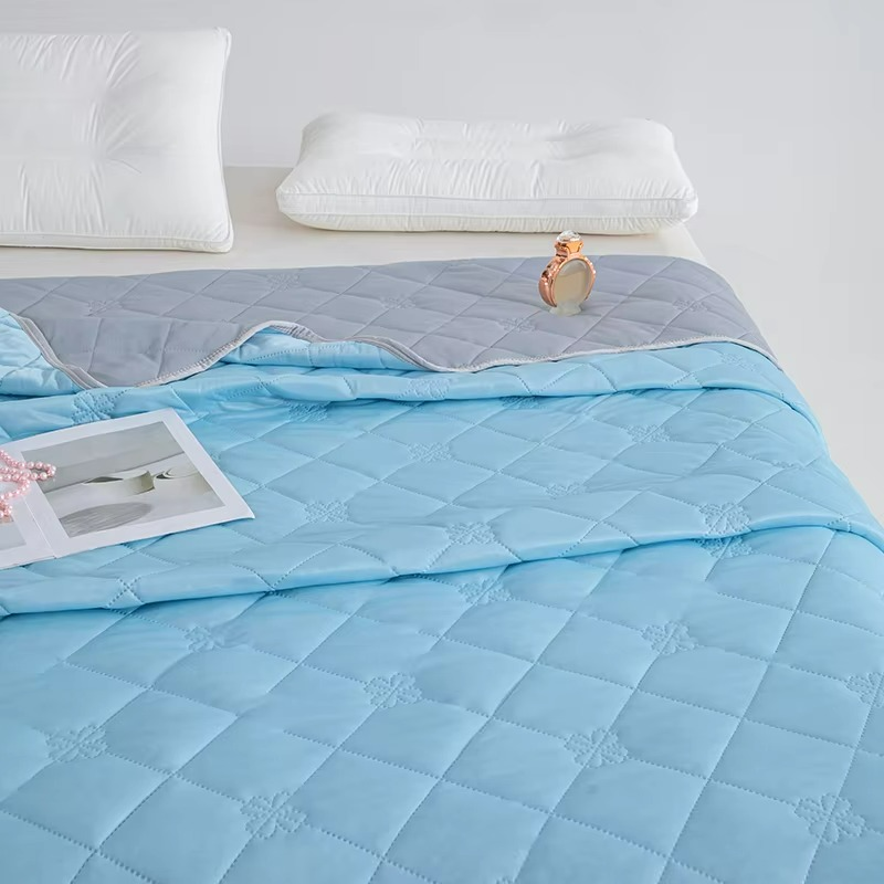 Lightweight Summer Quilt Air Condition Comforter Cool Duvet