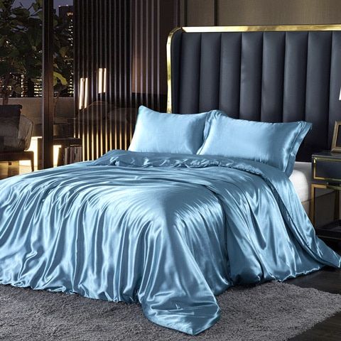 LuxeGlow - Satin Bed Set with Cotton Feel