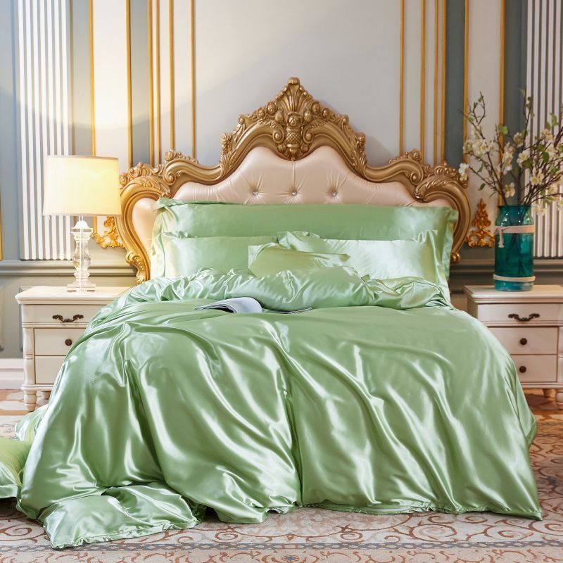SilkAura - 4-Piece Silk Luxury Bedding