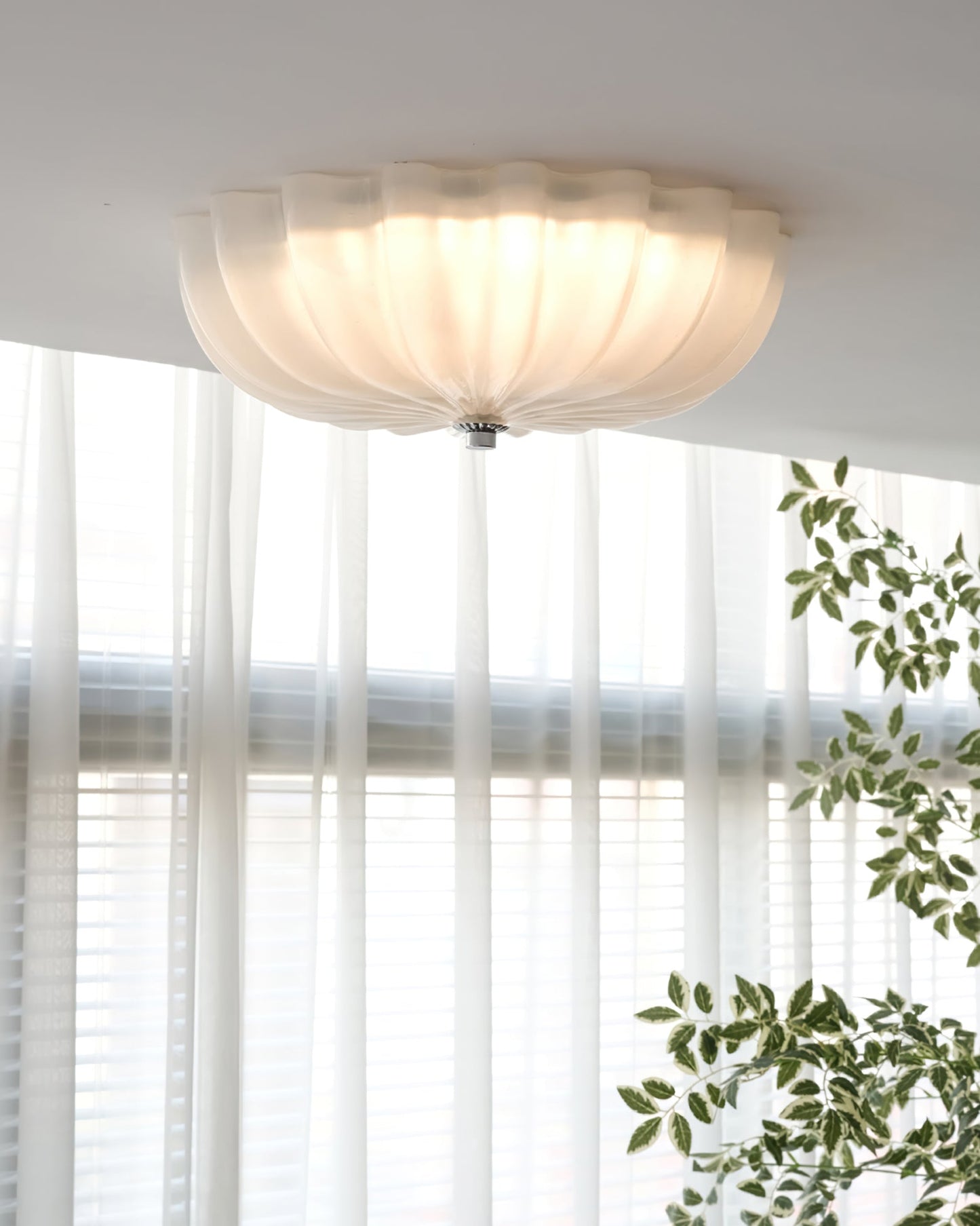 JellyRadiance - Ceiling Lamp with Natural Curves and Cozy Light