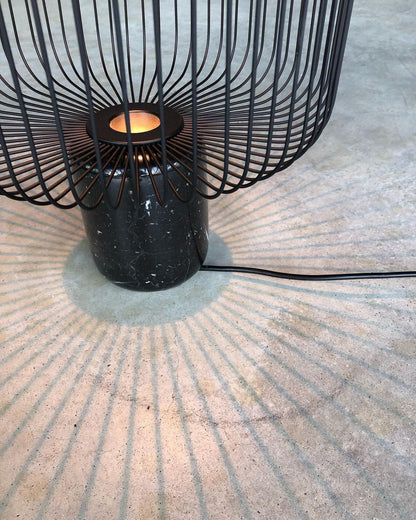 KeshiBeam - Elegant Table Lamp with Sleek Base and Subtle Glow