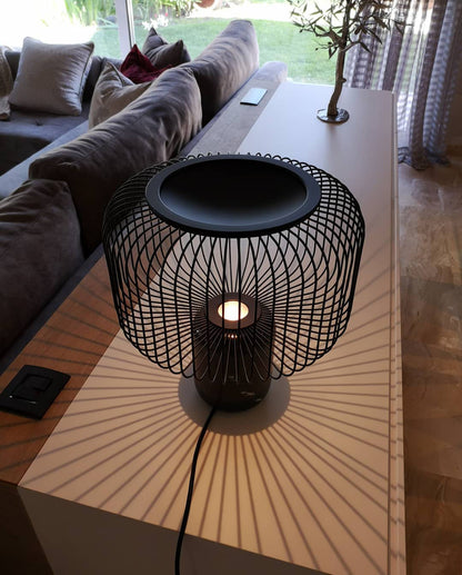 KeshiBeam - Elegant Table Lamp with Sleek Base and Subtle Glow