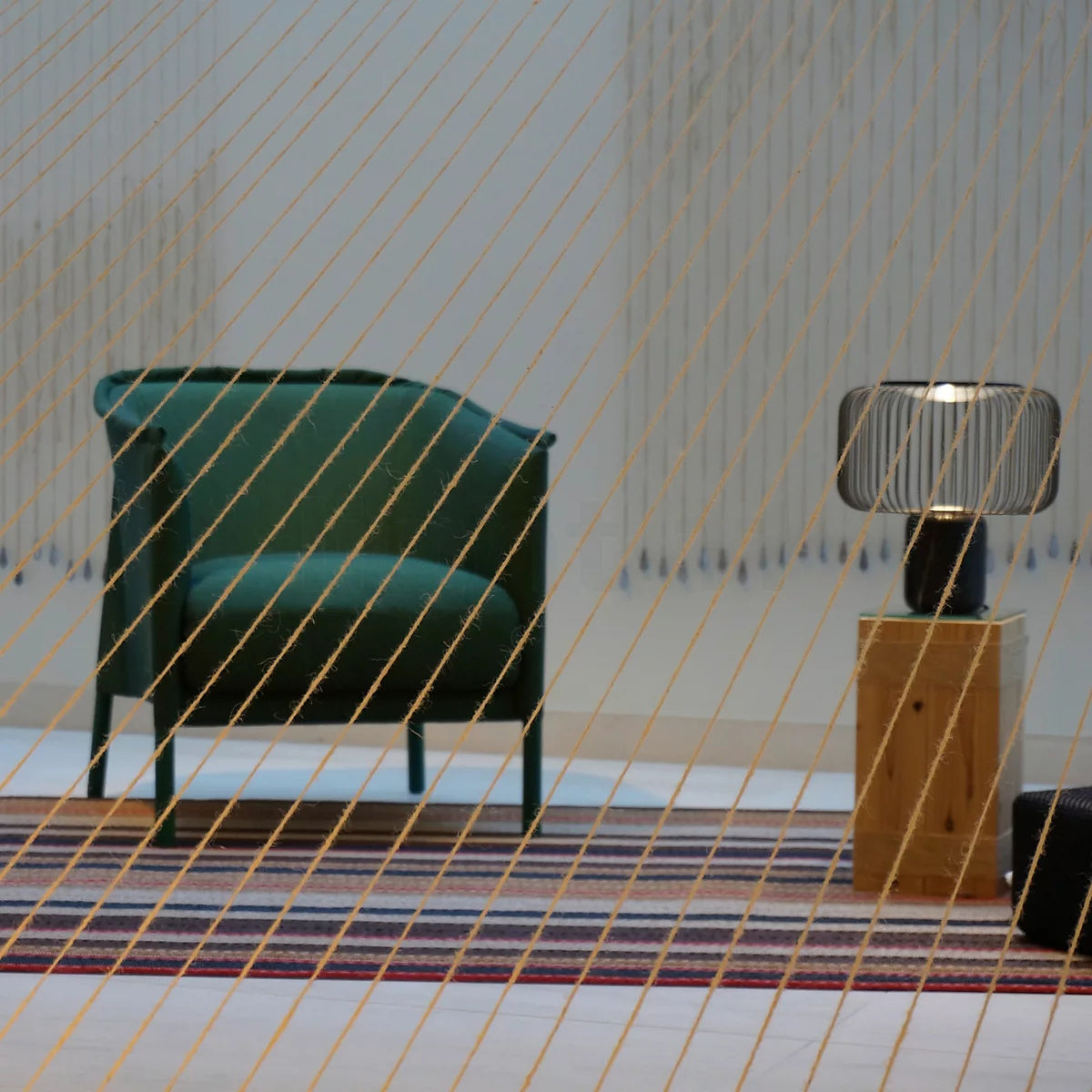 KeshiBeam - Elegant Table Lamp with Sleek Base and Subtle Glow