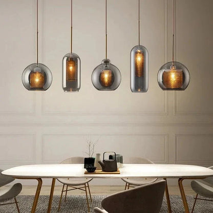 UrbanBeam – Stilfuld jern- og glasophængt lys