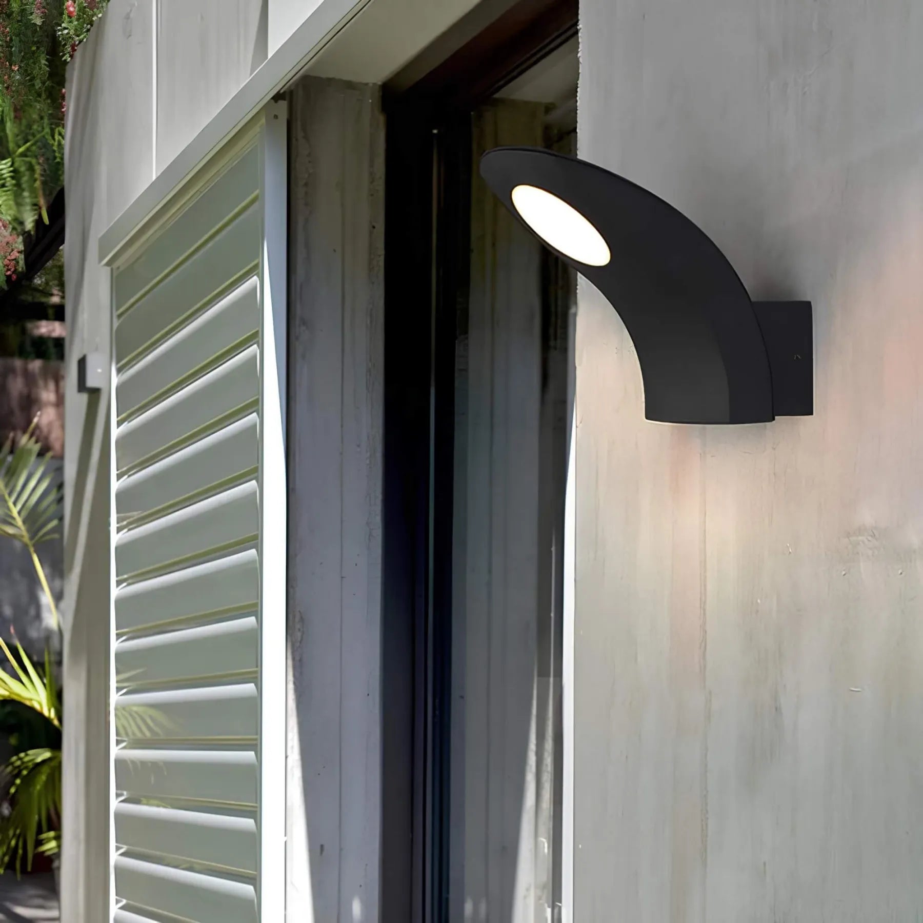 Glowshield - Energy-Efficient LED Outdoor Wall Light Fixture for Sustainable Lighting-4