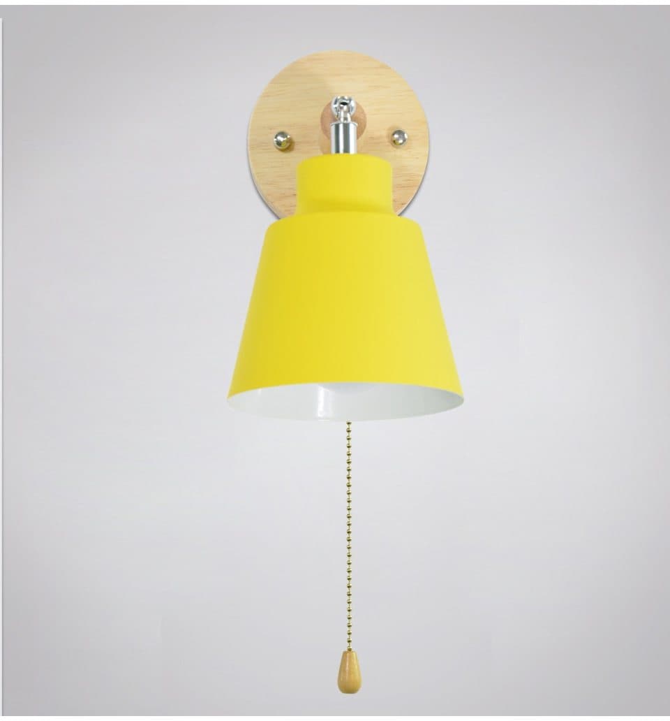 SpinGlow – Rotating Wall Lamp with Toggle Chain