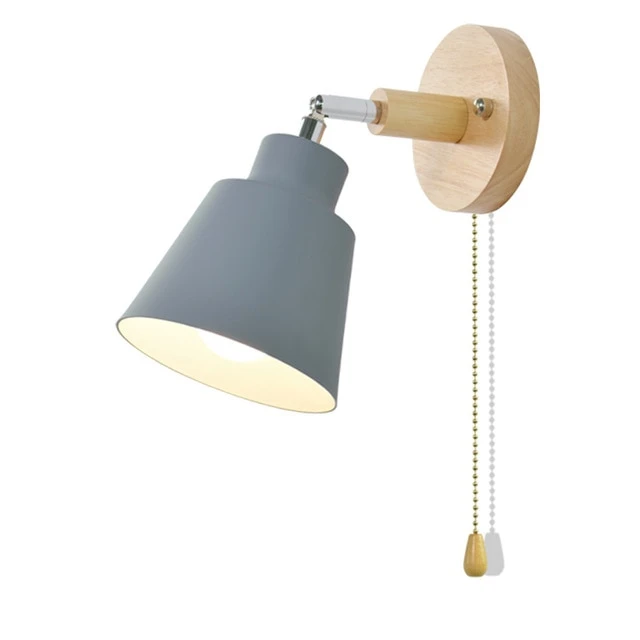 SpinGlow – Rotating Wall Lamp with Toggle Chain