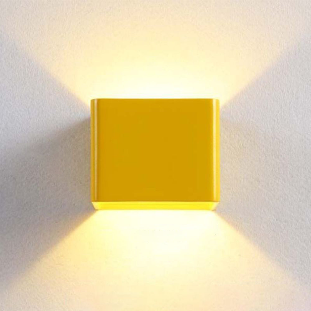 SquareGlow – Contemporary Wall Light