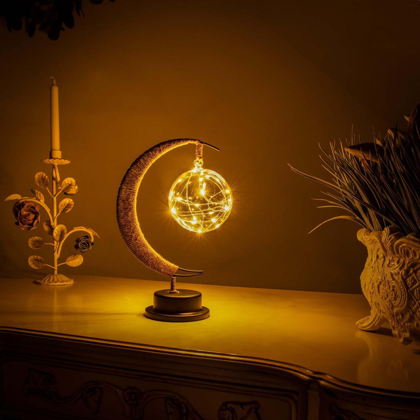 EnchantedGlow – Magical Moon Lamp